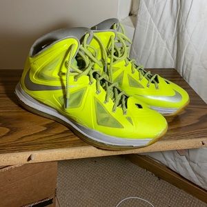 Nike Lebron X Volt